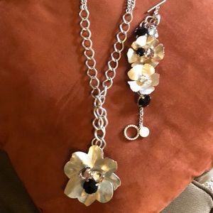 Beautiful necklace with bracelet